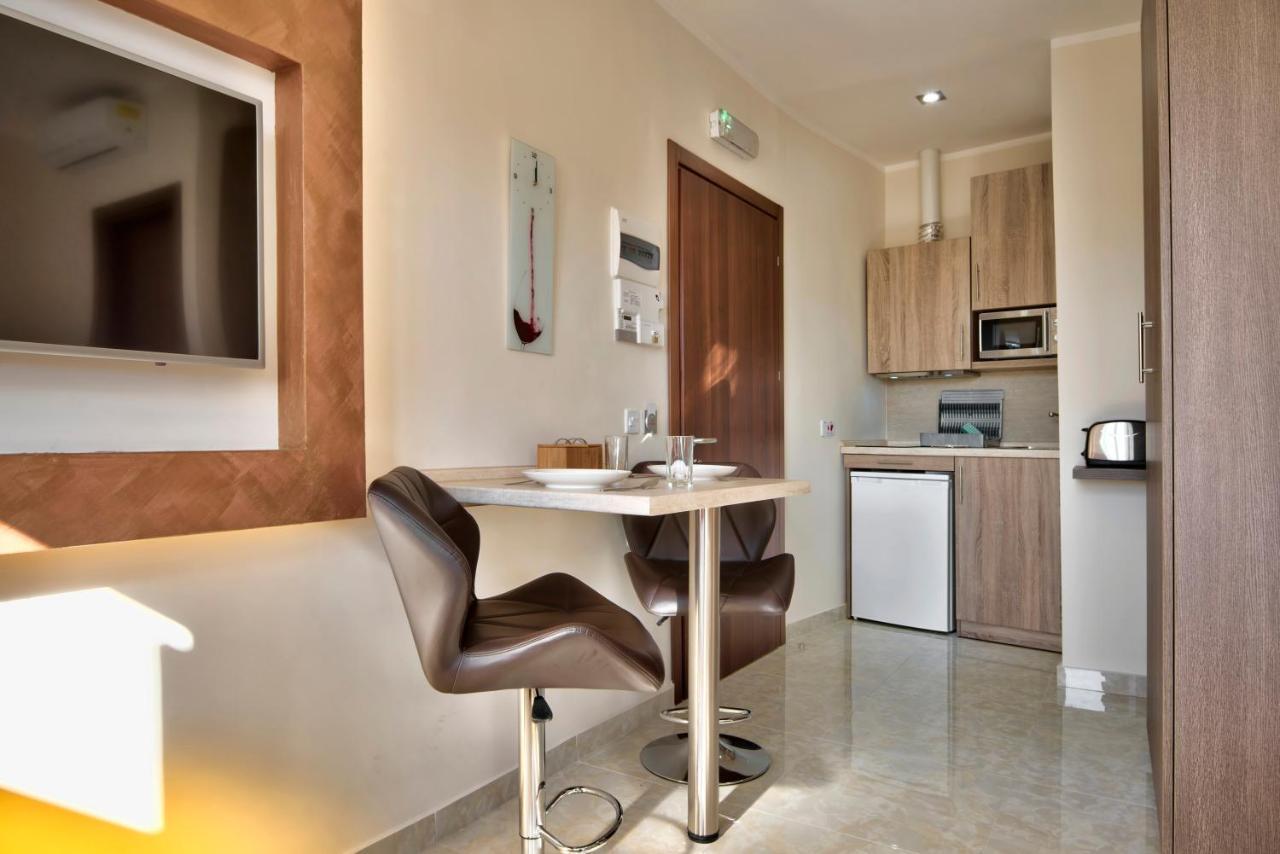 Central Suites St. Julian'S Экстерьер фото